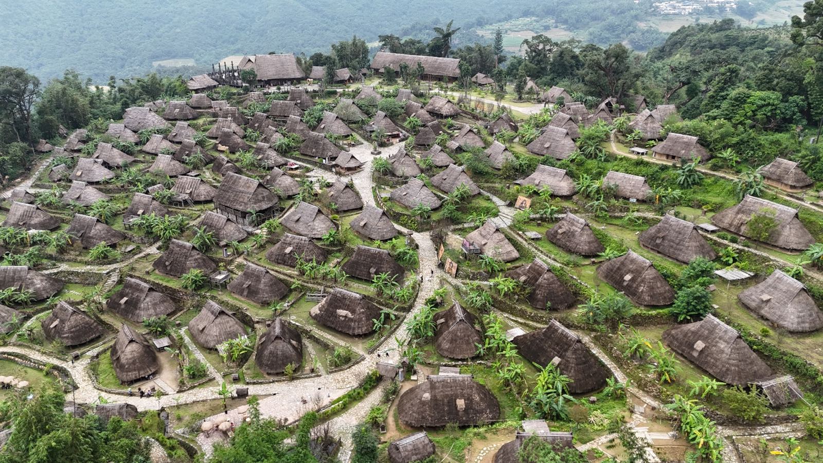 临沧风光:佤乡与茶山